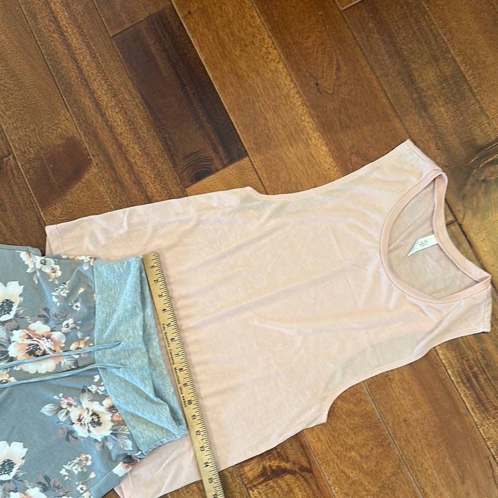 Floral Gray  Pants with Pink Tank Top - Picture 6 of 7